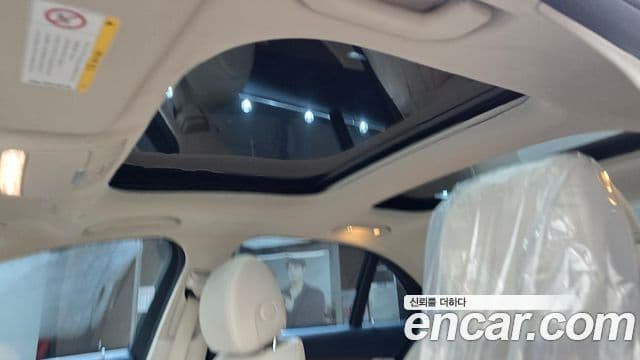 Mercedes-Benz E-Class 2019 — ფოტო 17/20