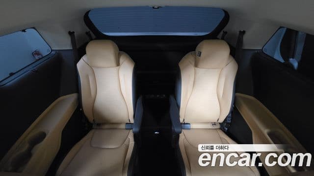 Kia Carnival 2022 — Фото 19/20