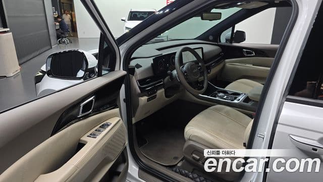 Kia Carnival 2024 — фото 10 из 20