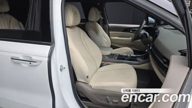 Kia Carnival 2024 — фото 11 из 20