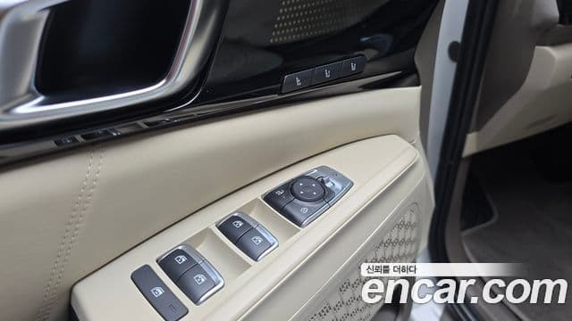 Kia Carnival 2024 — фото 13 из 20
