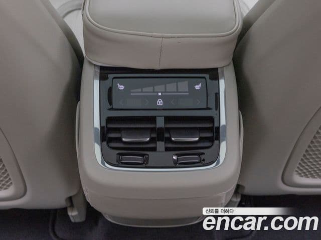 Volvo XC60 2026 — ფოტო 17/19