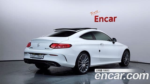 Mercedes-Benz C-Class 2019 — ფოტო 2/20