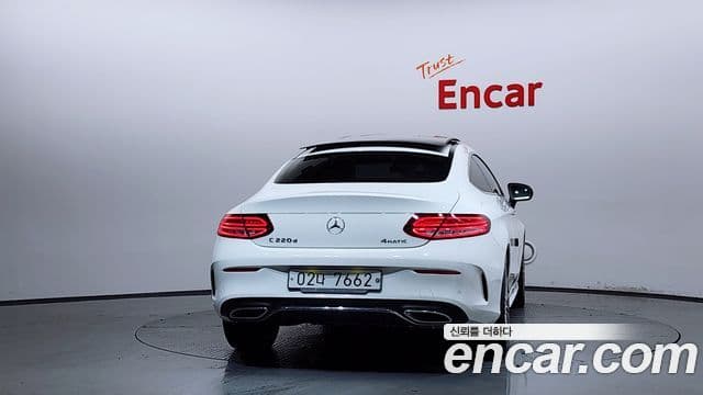 Mercedes-Benz C-Class 2019 — ფოტო 4/20
