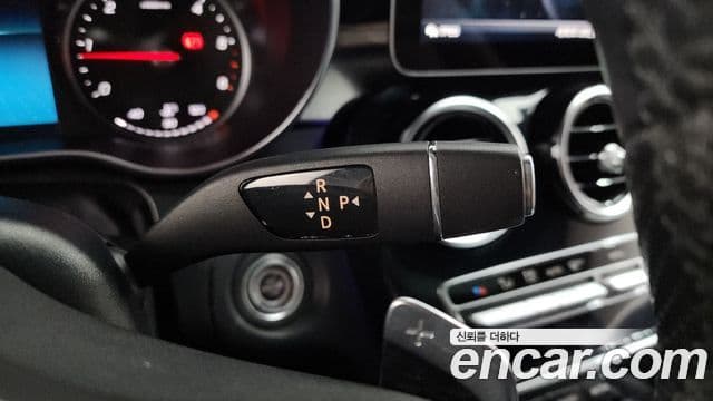 Mercedes-Benz C-Class 2019 — ფოტო 9/20