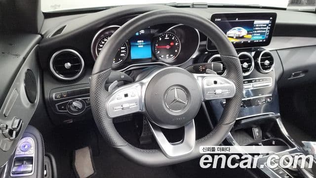 Mercedes-Benz C-Class 2019 — ფოტო 13/20