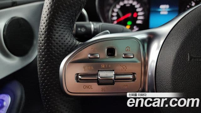 Mercedes-Benz C-Class 2019 — ფოტო 16/20
