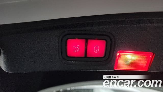 Mercedes-Benz C-Class 2019 — ფოტო 18/20