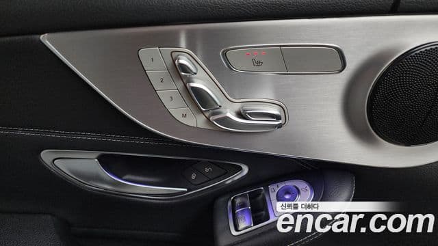 Mercedes-Benz C-Class 2019 — ფოტო 20/20