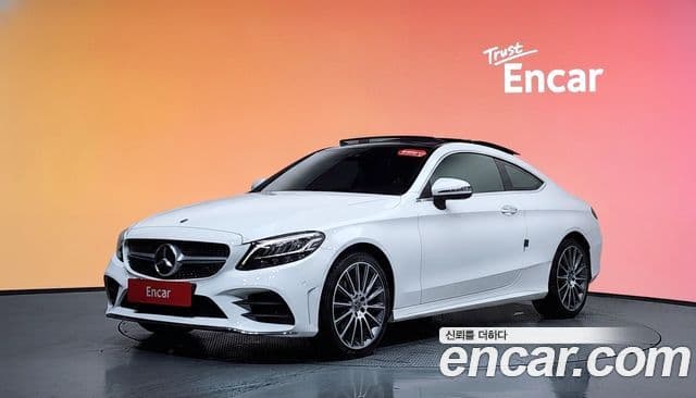 Mercedes-Benz C-Class 2019 — ფოტო 1/20