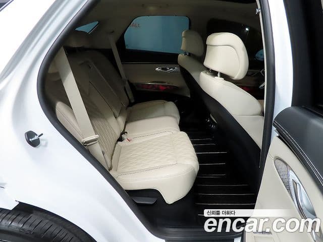 Genesis GV70 2024 — ფოტო 10/20