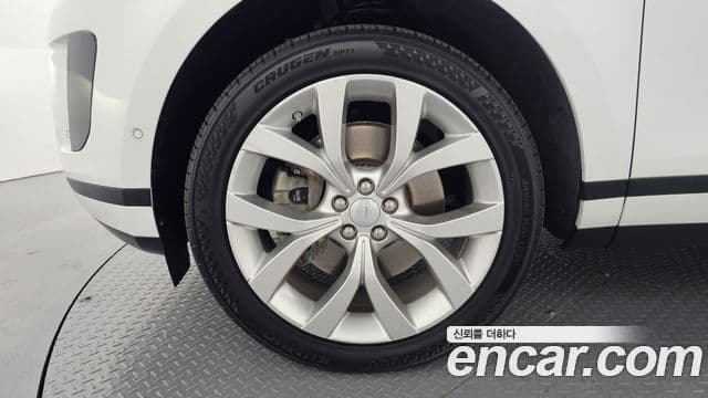 Land Rover Range Rover Evoque 2020 — фото 5 из 20