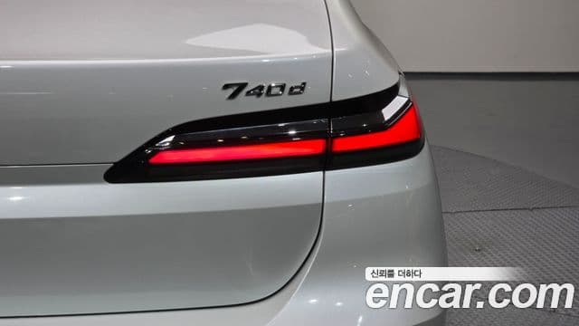 BMW 7 Series 2024 — Photo 8/39