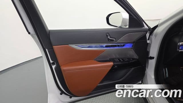 BMW 7 Series 2024 — Photo 5/39