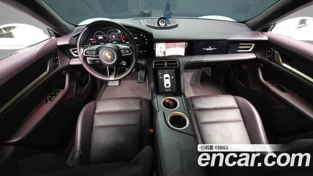 Porsche Taycan 2021 — ფოტო 19/36