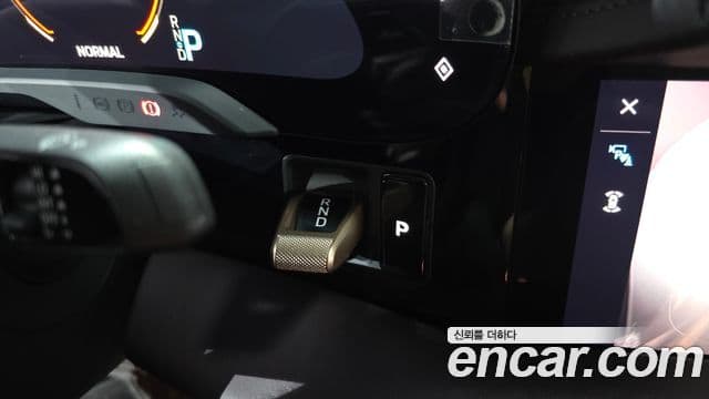 Porsche Taycan 2021 — ფოტო 33/36