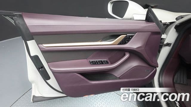 Porsche Taycan 2021 — ფოტო 13/36
