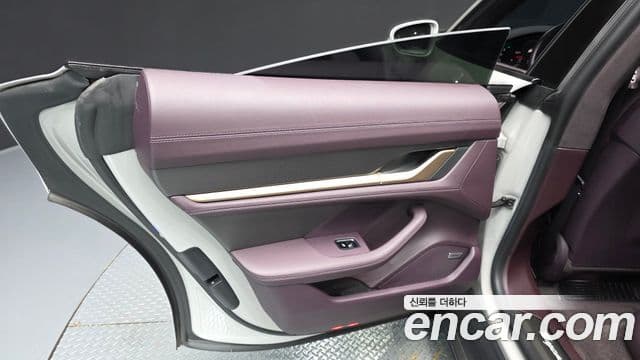 Porsche Taycan 2021 — ფოტო 30/36