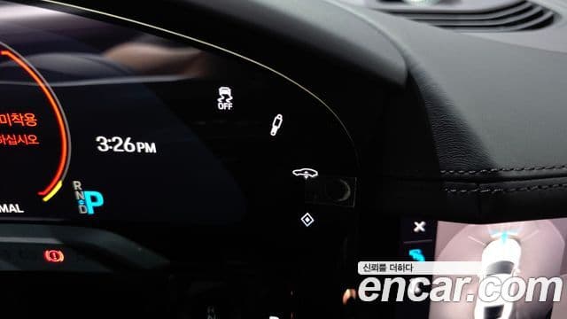 Porsche Taycan 2021 — ფოტო 29/36