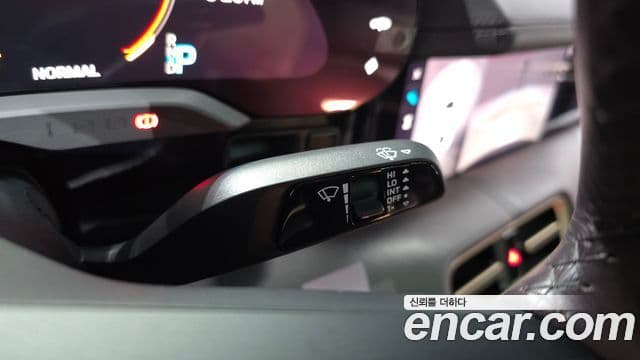 Porsche Taycan 2021 — ფოტო 1/36