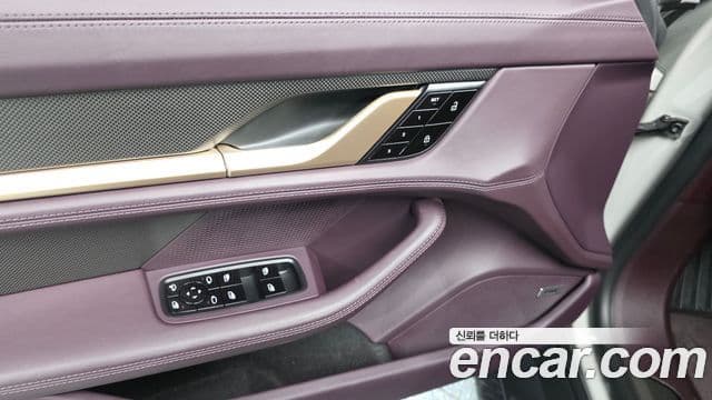 Porsche Taycan 2021 — ფოტო 27/36