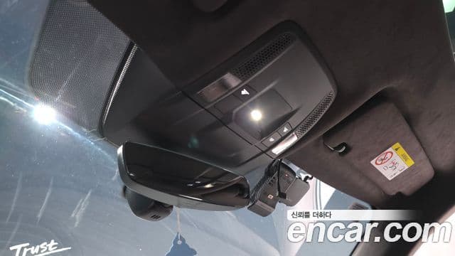 Porsche Taycan 2021 — ფოტო 17/36