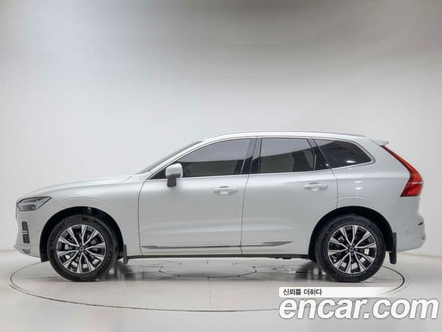 Volvo XC60 2024 — ფოტო 2/19