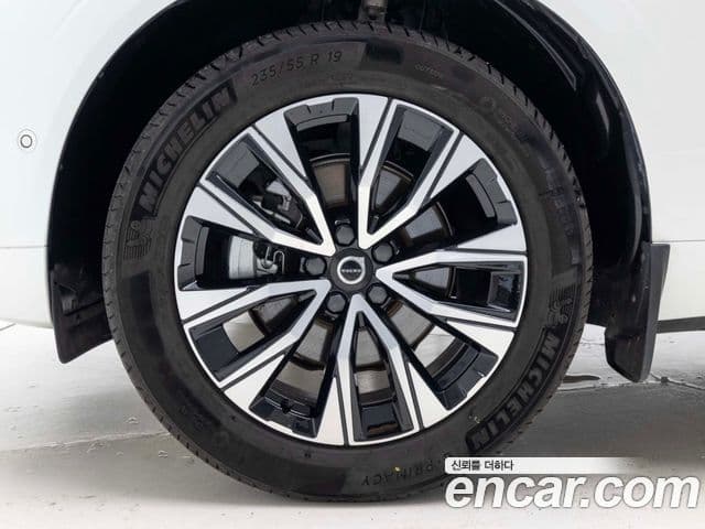 Volvo XC60 2024 — ფოტო 5/19