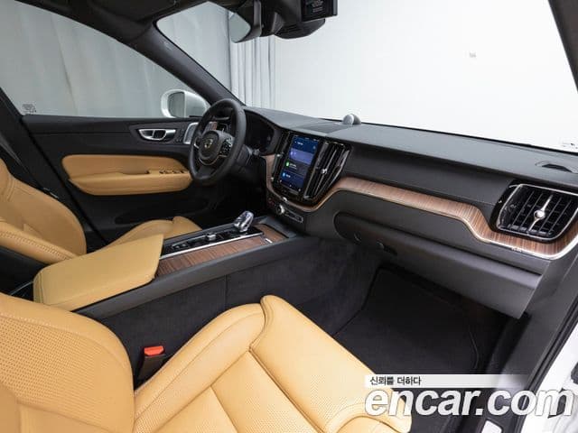 Volvo XC60 2024 — ფოტო 12/19