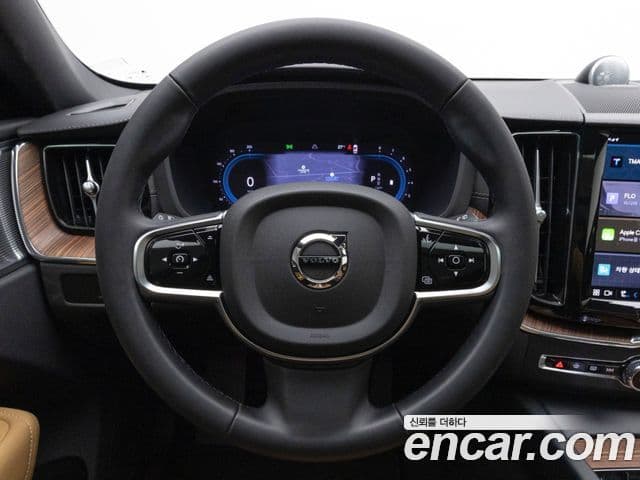 Volvo XC60 2024 — ფოტო 13/19