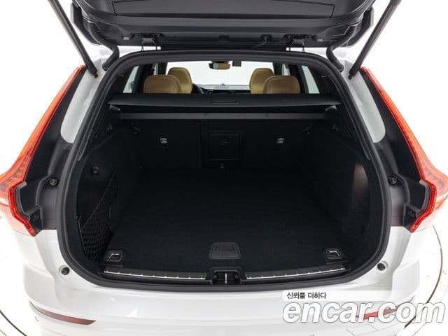 Volvo XC60 2024 — ფოტო 19/19