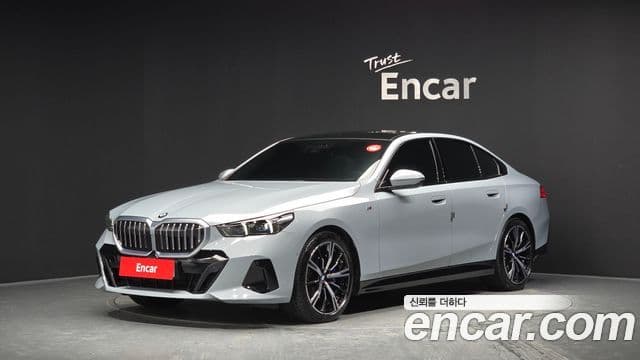 BMW 5 Series 2024 — ფოტო 1/20