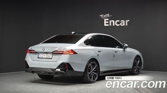BMW 5 Series 2024 — фото 2 из 20