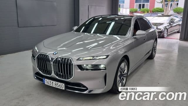 BMW 7 Series 2023 — Şəkil 3/18