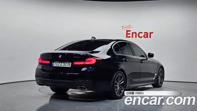 BMW 5 Series 2021 — ფოტო 2/20