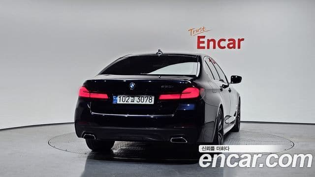 BMW 5 Series 2021 — ფოტო 4/20