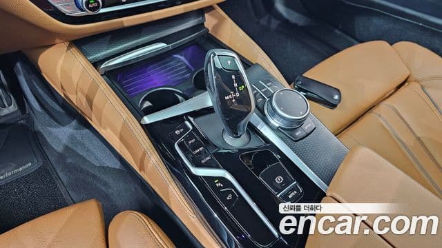 BMW 5 Series 2021 — ფოტო 9/20