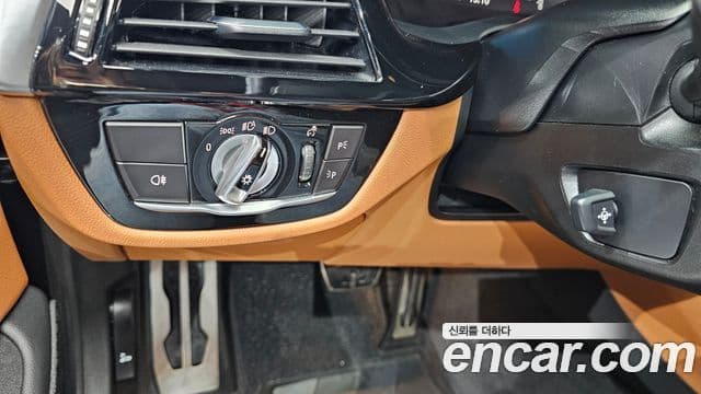 BMW 5 Series 2021 — ფოტო 16/20