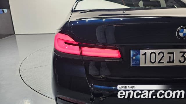BMW 5 Series 2021 — Photo 29/31