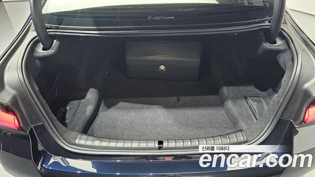 BMW 5 Series 2021 — Photo 21/31