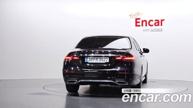 Mercedes-Benz E-Class 2023 — фото 4 из 20