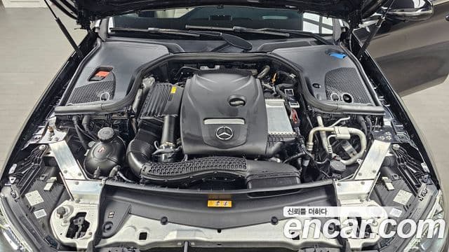 Mercedes-Benz E-Class 2023 — ფოტო 6/20