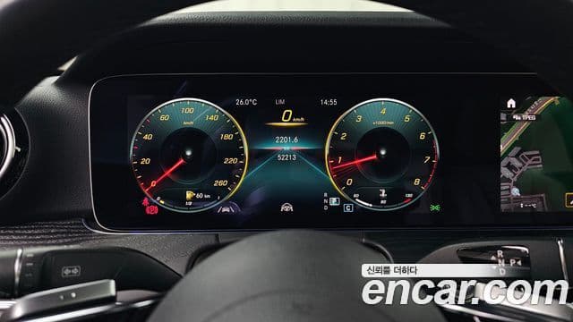 Mercedes-Benz E-Class 2023 — ფოტო 8/20