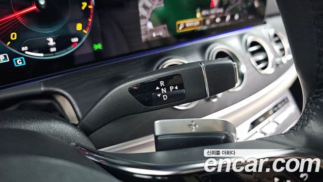 Mercedes-Benz E-Class 2023 — ფოტო 9/20