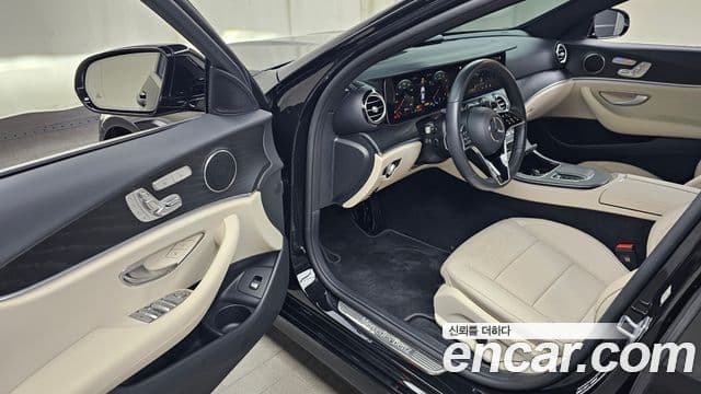 Mercedes-Benz E-Class 2023 — ფოტო 10/20
