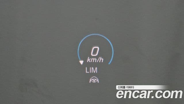 Mercedes-Benz E-Class 2023 — ფოტო 19/20