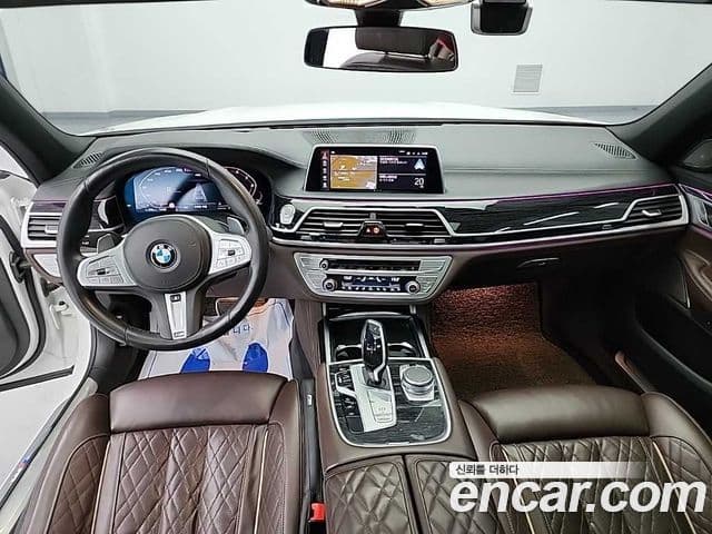 BMW 7 Series 2020 — фото 10 из 18
