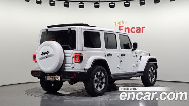 Jeep Wrangler 2021 — ფოტო 2/20