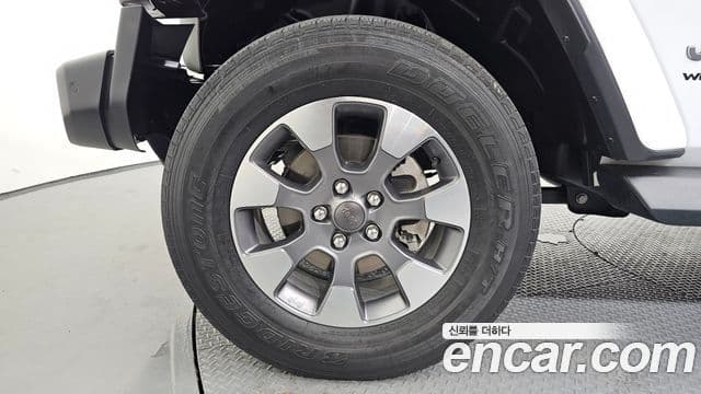 Jeep Wrangler 2021 — ფოტო 5/20