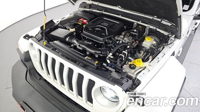 Jeep Wrangler 2021 — ფოტო 6/20